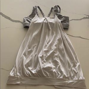 Lululemon open back tank with built in bra size 6